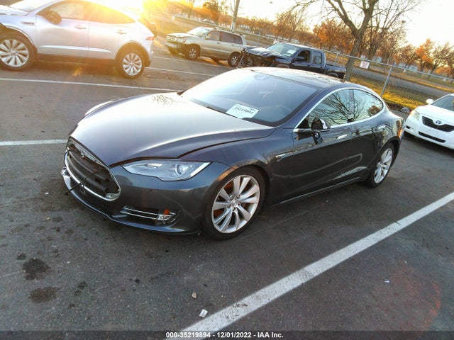 2016 Tesla Model S, VIN: 5YJSA1E28GF129590