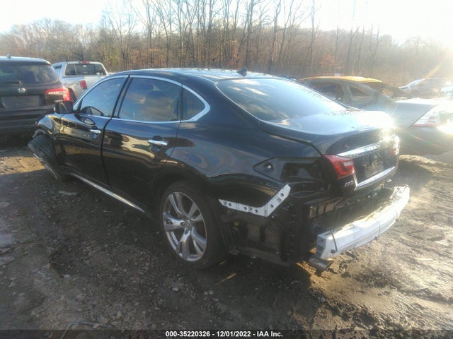 2017 Infiniti Q70, VIN: JN1BY1PRXHM210575