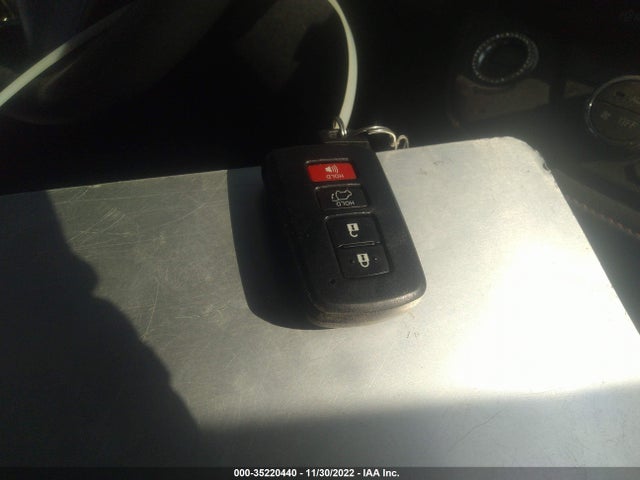 2016 Toyota RAV4, VIN: 2T3NFREV0GW301189