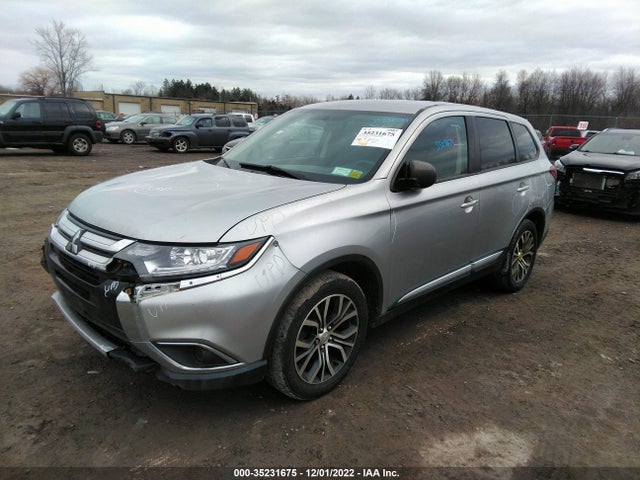 JA4AZ3A35JJ006256 Mitsubishi Outlander