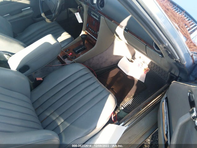 1987 MERCEDES-BENZ 560 SL VIN: WDBBA48D7HA075027