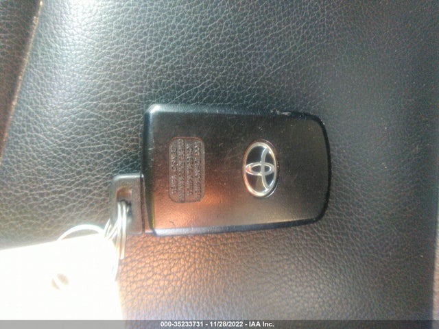 2017 TOYOTA RAV4 LIMITED/PLATINUM VIN: JTMYFREVXHJ717120