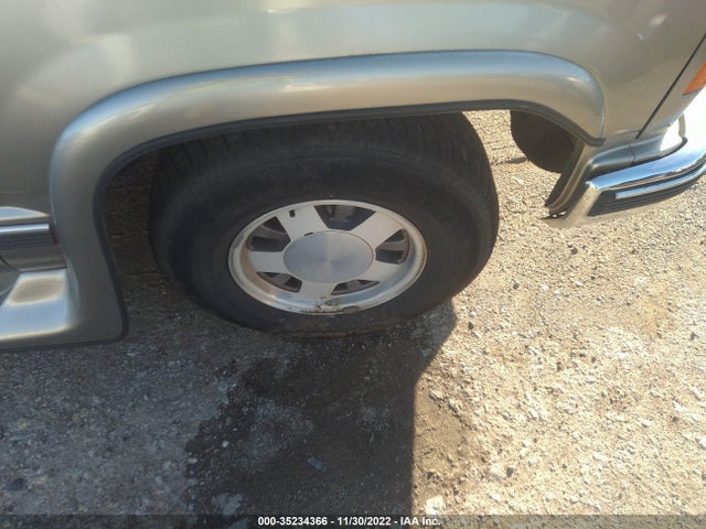 1999 GMC SUBURBAN VIN: 3GKEC16R4XG541118
