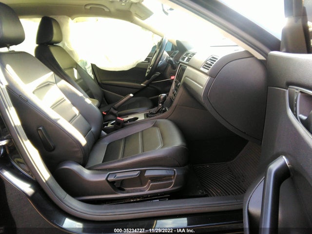 1VWLA7A34KC004773 Volkswagen Passat 2.0t Wolfsburg Edition