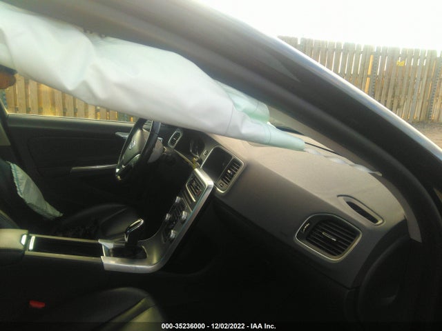 2017 Volvo S60, VIN: LYV402HK3HB132784
