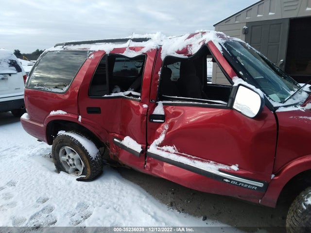 2000 CHEV BLAZER 4X4 VIN: 1GNDT13W5YS400044