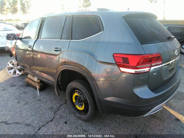 2018 Volkswagen Atlas, VIN: 1V2DP2CA3JC598452