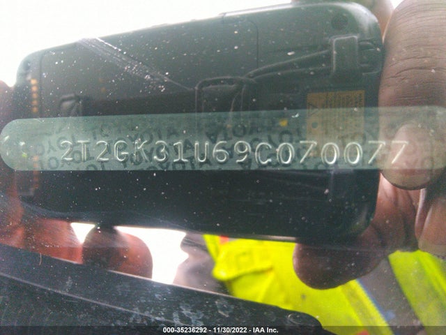 2T2GK31U69C070077 Lexus RX 350