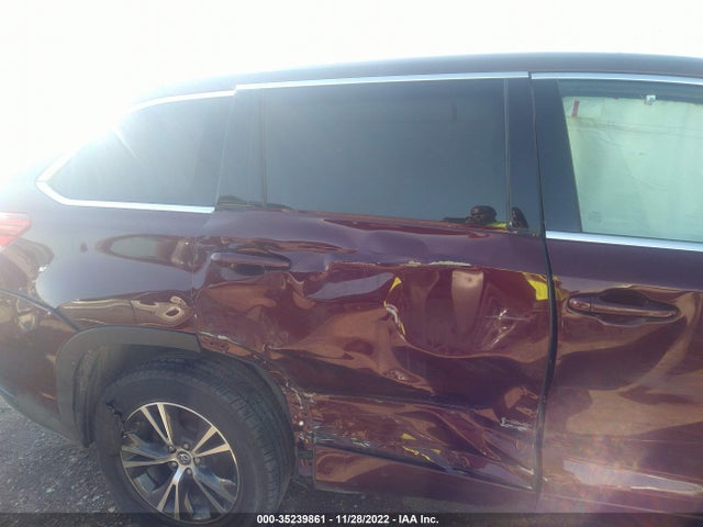 2018 Toyota Highlander, VIN: 5TDZARFH0JS033696