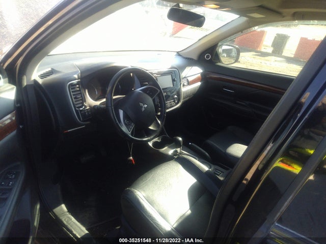 JA4AD3A32EZ015020 Mitsubishi Outlander Se