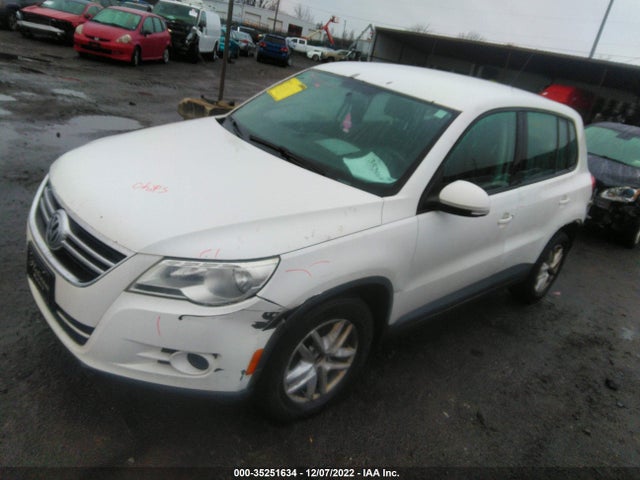 2011 VOLKSWAGEN TIGUAN S VIN: WVGAV7AX5BW530583