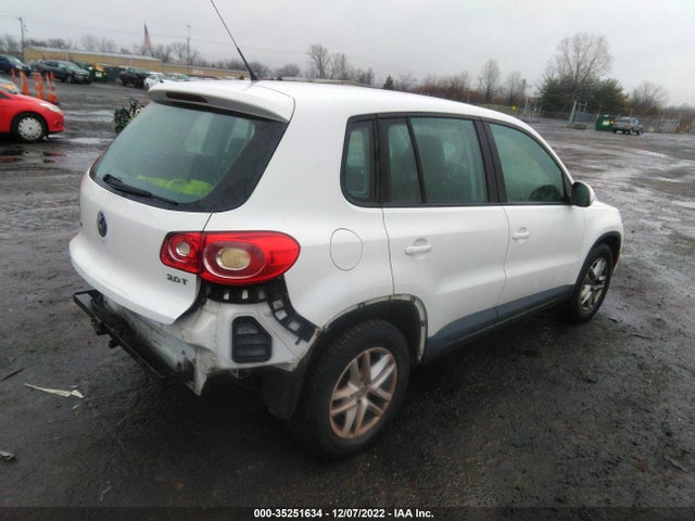 2011 VOLKSWAGEN TIGUAN S VIN: WVGAV7AX5BW530583