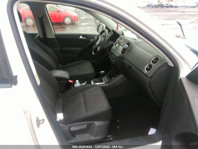 2011 VOLKSWAGEN TIGUAN S VIN: WVGAV7AX5BW530583