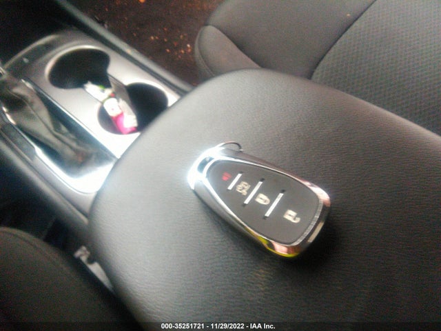 2021 Chevrolet Malibu, VIN: 1G1ZC5ST7MF082159