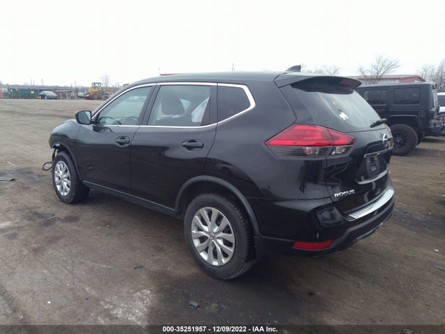 2017 Nissan Rogue, VIN: KNMAT2MV7HP613958