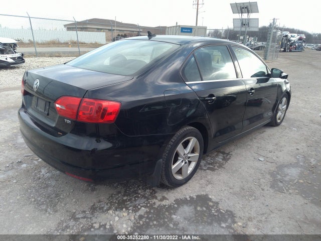 2013 VOLKSWAGEN JETTA SEDAN TDI VIN: 3VWLL7AJ6DM371104