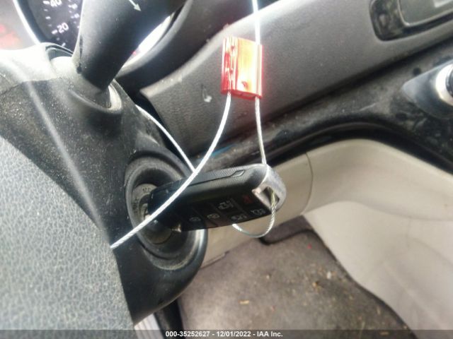 KNDMB5C16H6223360 KIA SEDONA LX