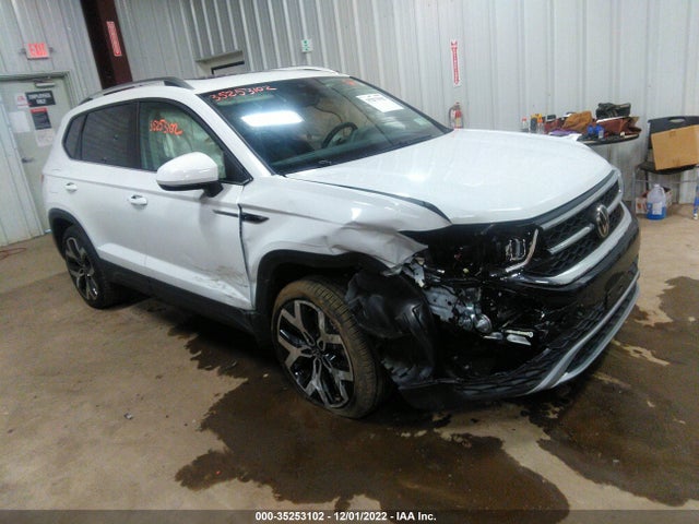 2022 Volkswagen Taos, VIN: 3VV2X7B25NM068053