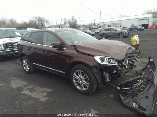 2016 Volvo XC60, VIN: YV4612RK1G2860296