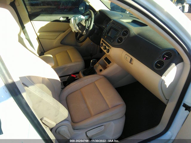2016 Volkswagen Tiguan, VIN: WVGAV7AX6GK000377
