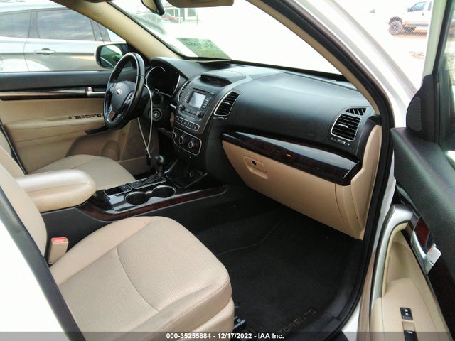 2014 KIA SORENTO LX VIN: 5XYKTDA78EG548400