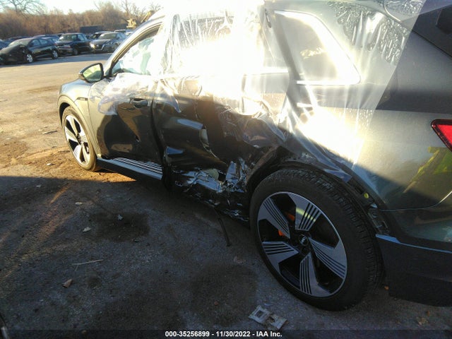 WA1VAAGE6KB007675 Audi E-tron Prestige