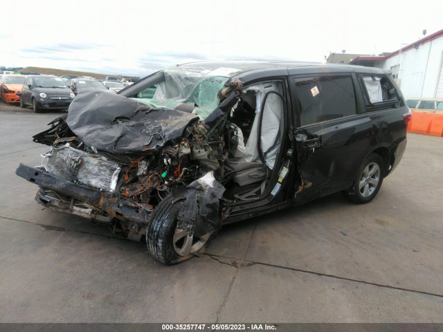 Toyota Sienna L 2020 5TDZZ3DC2LS076680 Image 2