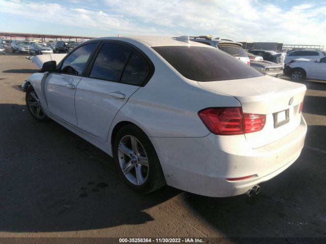 WBA3C1C59FK119581 BMW 3 Series 328i
