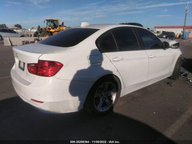WBA3C1C59FK119581 BMW 3 Series 328i