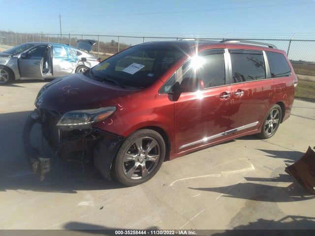 Toyota SIENNA SE 2017 5TDXZ3DC8HS809314 Image 2