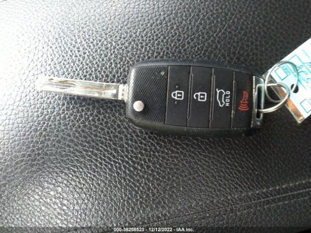 5XYKT3A60EG486833 KIA SORENTO LX