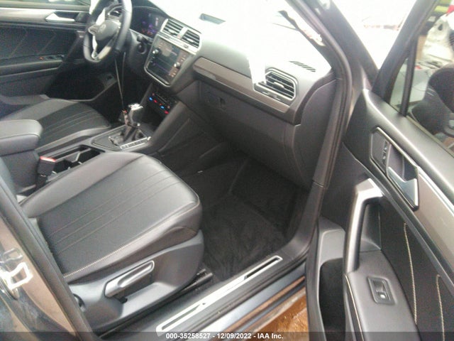 3VVCB7AX8NM035029 Volkswagen Tiguan Se R-line Black