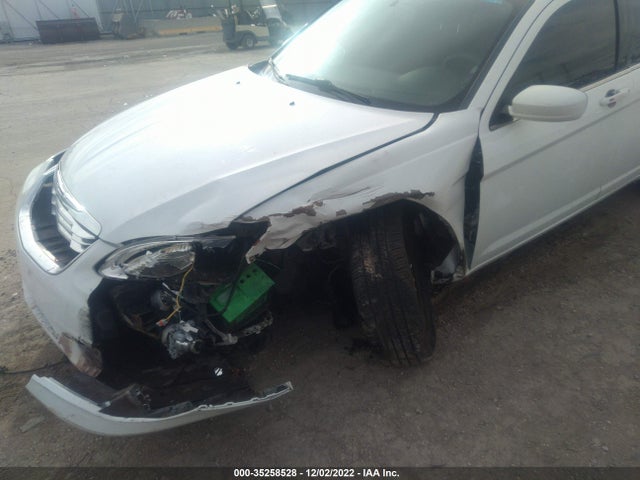 1C3CCBAB1EN128259 Chrysler 200 LX