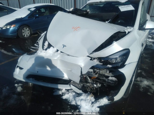 Tesla Model Y Long Range 2022 7SAYGDEE2NF447726 Image 6