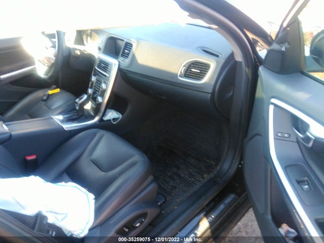 2016 Volvo V60, VIN: YV1612SK4G1310636