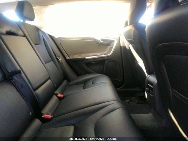 2016 Volvo V60, VIN: YV1612SK4G1310636