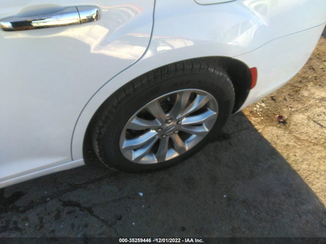 2020 Chrysler 300, VIN: 2C3CCAKG1LH146075