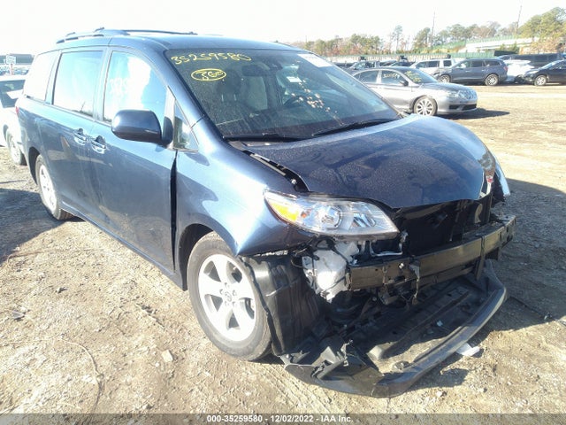 2018 Toyota Sienna, VIN: 5TDKZ3DC8JS956099