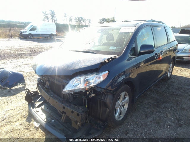 2018 Toyota Sienna, VIN: 5TDKZ3DC8JS956099