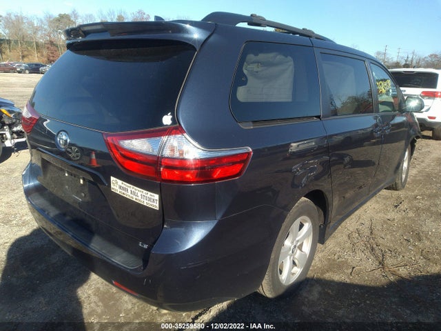 2018 Toyota Sienna, VIN: 5TDKZ3DC8JS956099