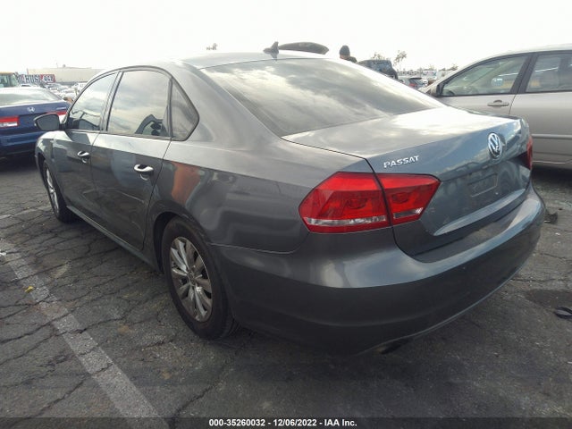 1VWAT7A36EC110003 Volkswagen Passat Wolfsburg Ed