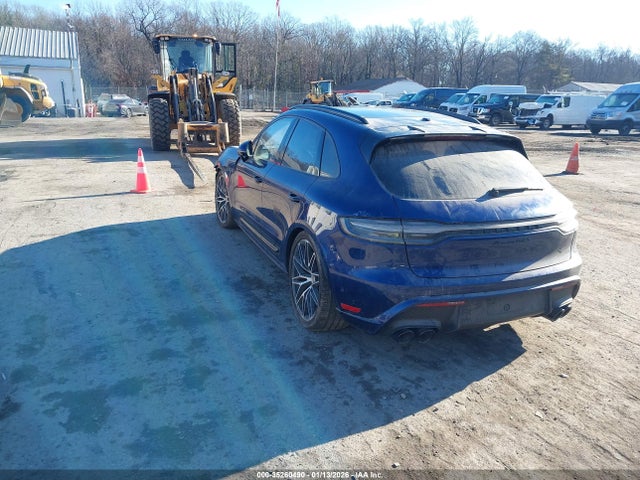 2022 PORSCHE MACAN WP1AF2A5XNLB31143 Photo 2