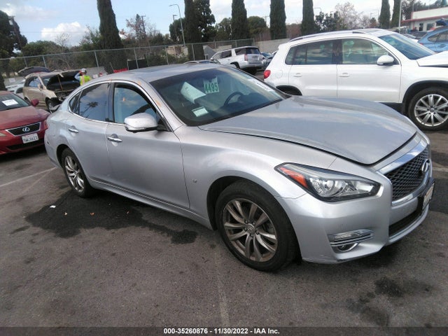 2018 Infiniti Q70, VIN: JN1BY1AR7JM220589