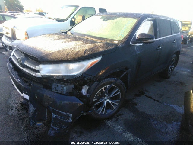 Toyota Highlander Le 2018 5TDBZRFH2JS496398 Image 2