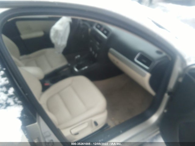 2013 VOLKSWAGEN JETTA SEDAN SE W/CONVENIENCE VIN: 3VWDX7AJ4DM243016