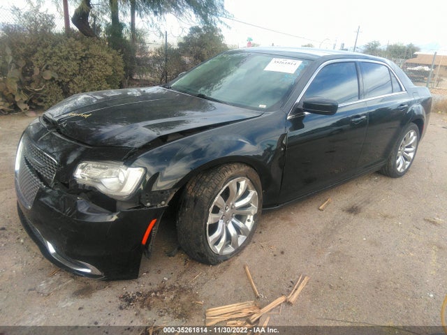 2016 Chrysler 300, VIN: 2C3CCAAG6GH313988