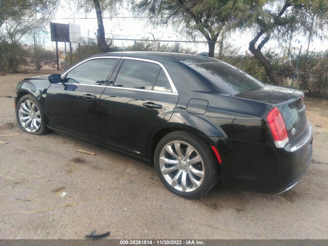 2016 Chrysler 300, VIN: 2C3CCAAG6GH313988