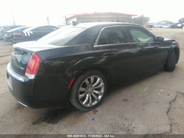 2016 Chrysler 300, VIN: 2C3CCAAG6GH313988