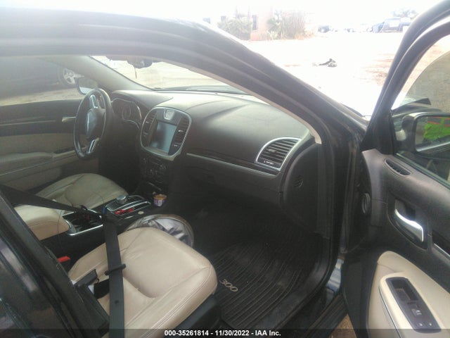 2016 Chrysler 300, VIN: 2C3CCAAG6GH313988