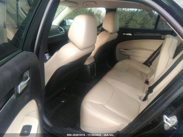 2016 Chrysler 300, VIN: 2C3CCAAG6GH313988